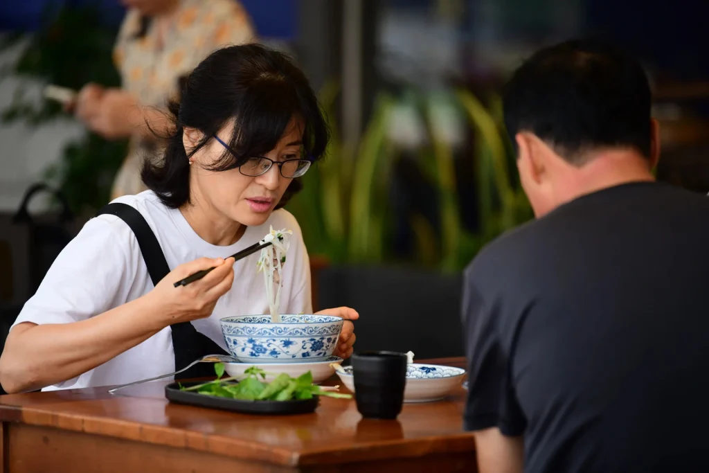 Ẩm thực như Cửa ngõ Văn hóa Khi Du lịch vượt khỏi check-in