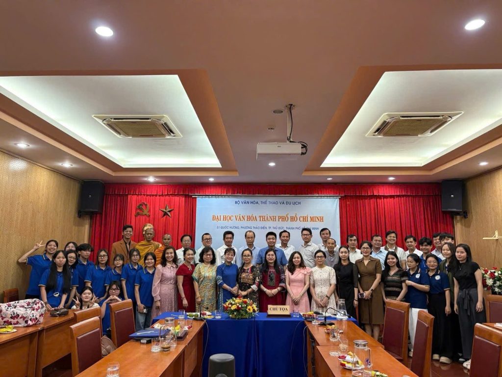 toa-dam-dao-tao-van-hoa-dan-toc-du-lich-cong-dong